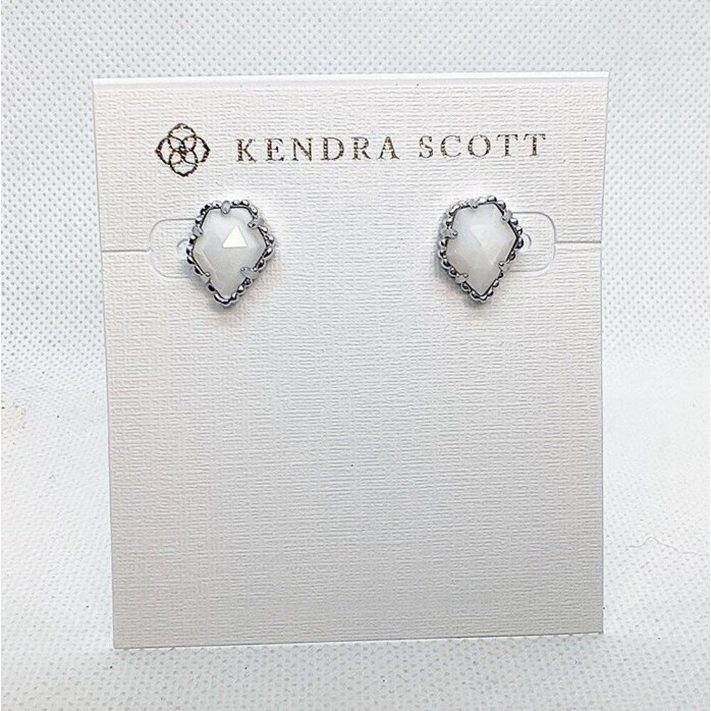 Kendra Scott Tessa Stud Earrings In White Pearl / Silver